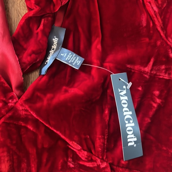 NWT ModCloth Captivating Charisma Velvet Maxi Dress Red Large - Picture 11 of 14